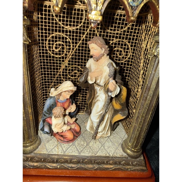 Vintage Nativity Scene Metal & Resin Display Gold Wire Frame & Wood -Great Cond! - Picture 2 of 10